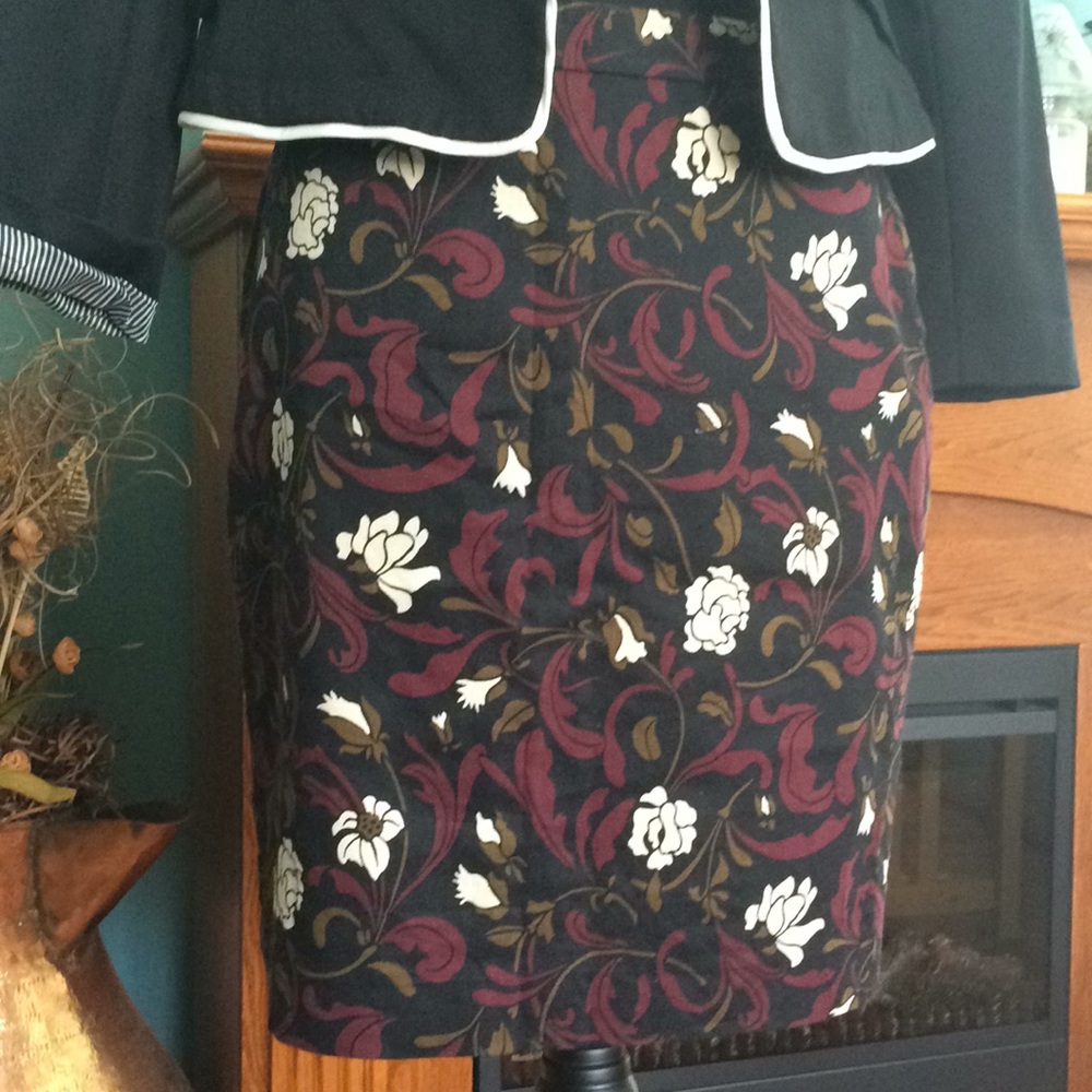 Loft size 4petite floral Skirt